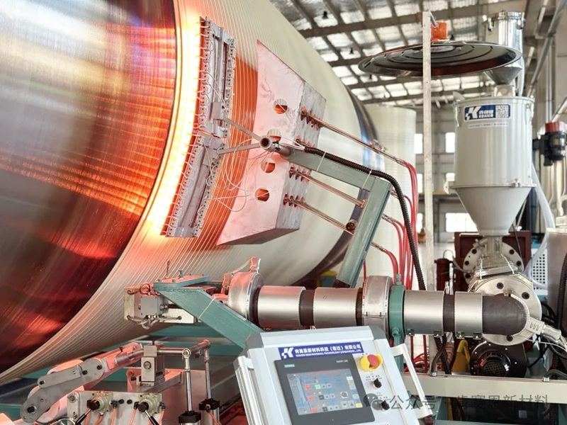 肯賽恩新材料專(zhuān)注于PE、HDPE、PP、PPH材質(zhì)的大型儲(chǔ)罐生產(chǎn)與銷(xiāo)售